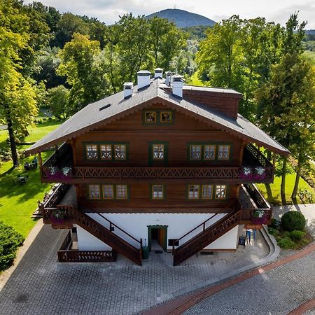 Hotel Dworzysko Bad Salzbrunn Exterior foto