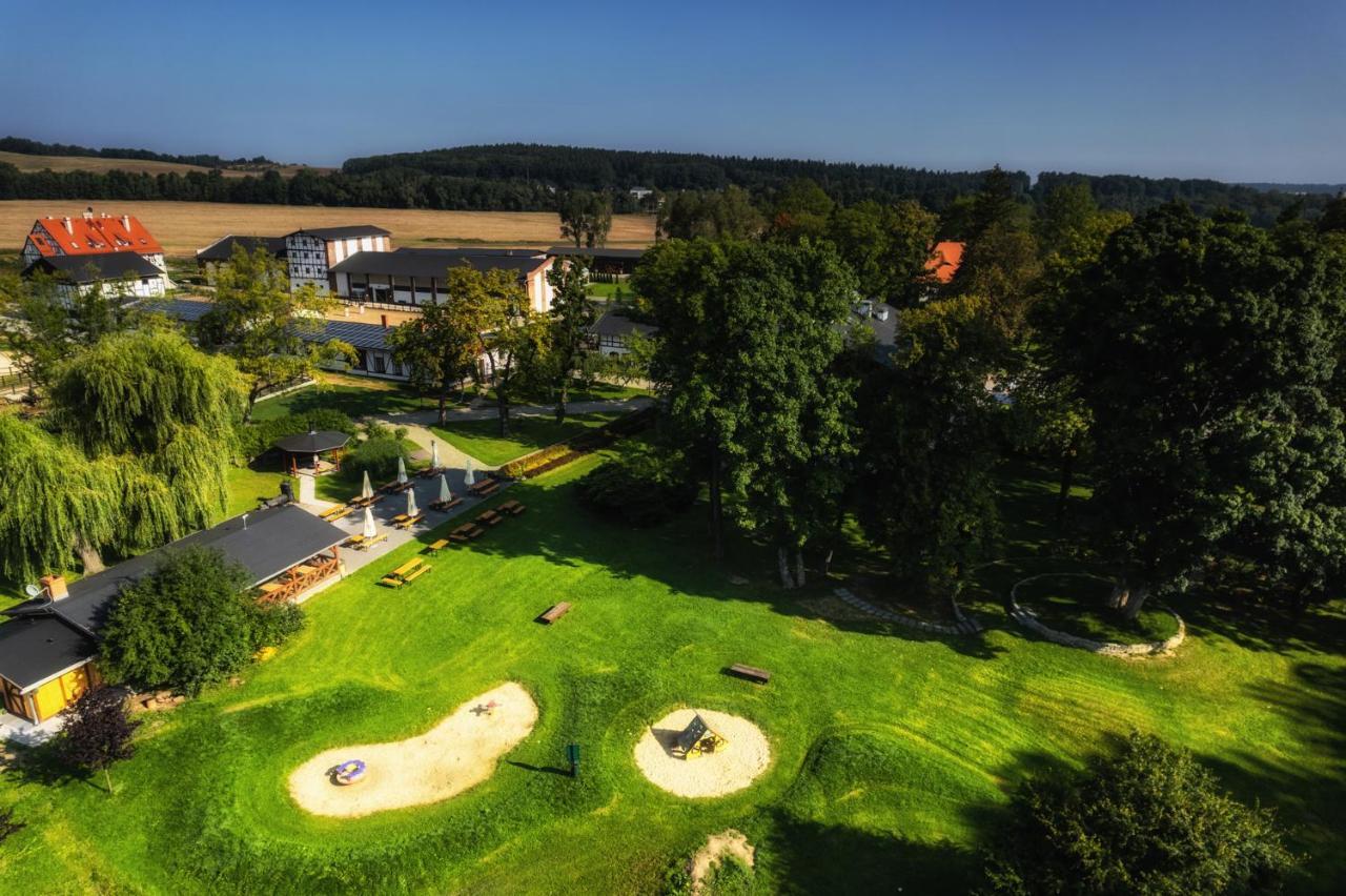 Hotel Dworzysko Bad Salzbrunn Exterior foto