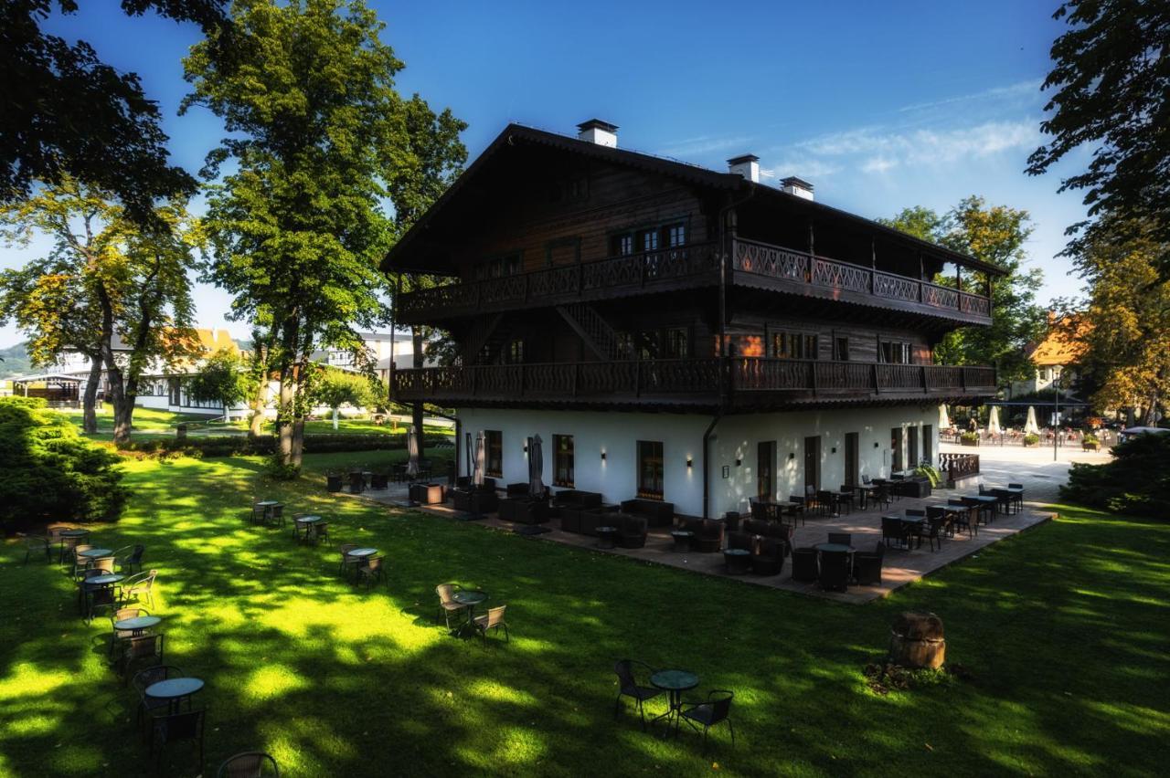 Hotel Dworzysko Bad Salzbrunn Exterior foto